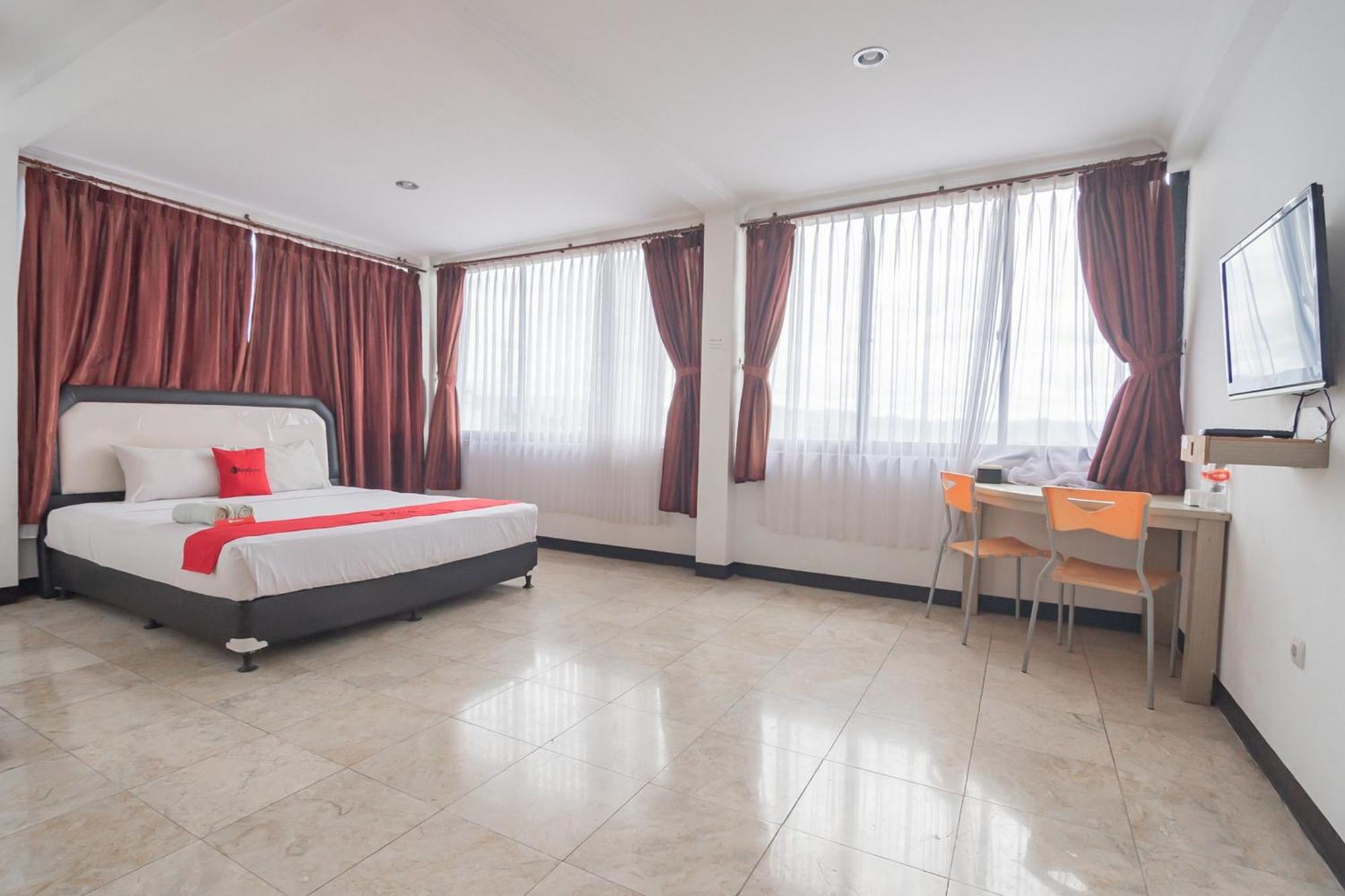 Reddoorz Near Sukabumi Station 2 Hotel Buitenkant foto
