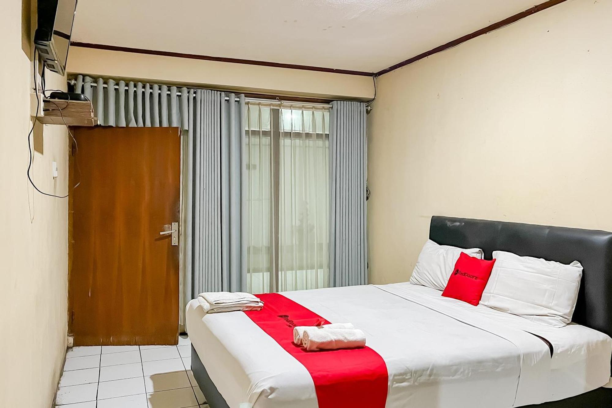 Reddoorz Near Sukabumi Station 2 Hotel Buitenkant foto